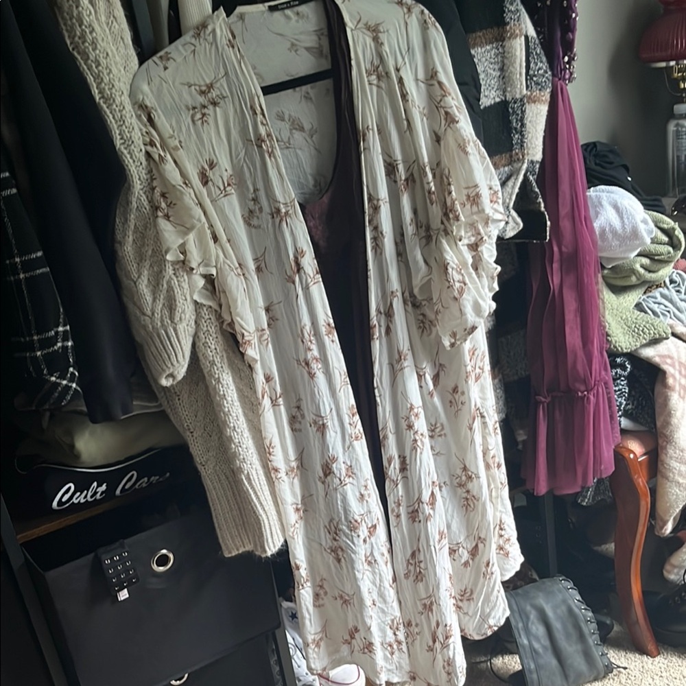 Doe & Rae Floral White Robe